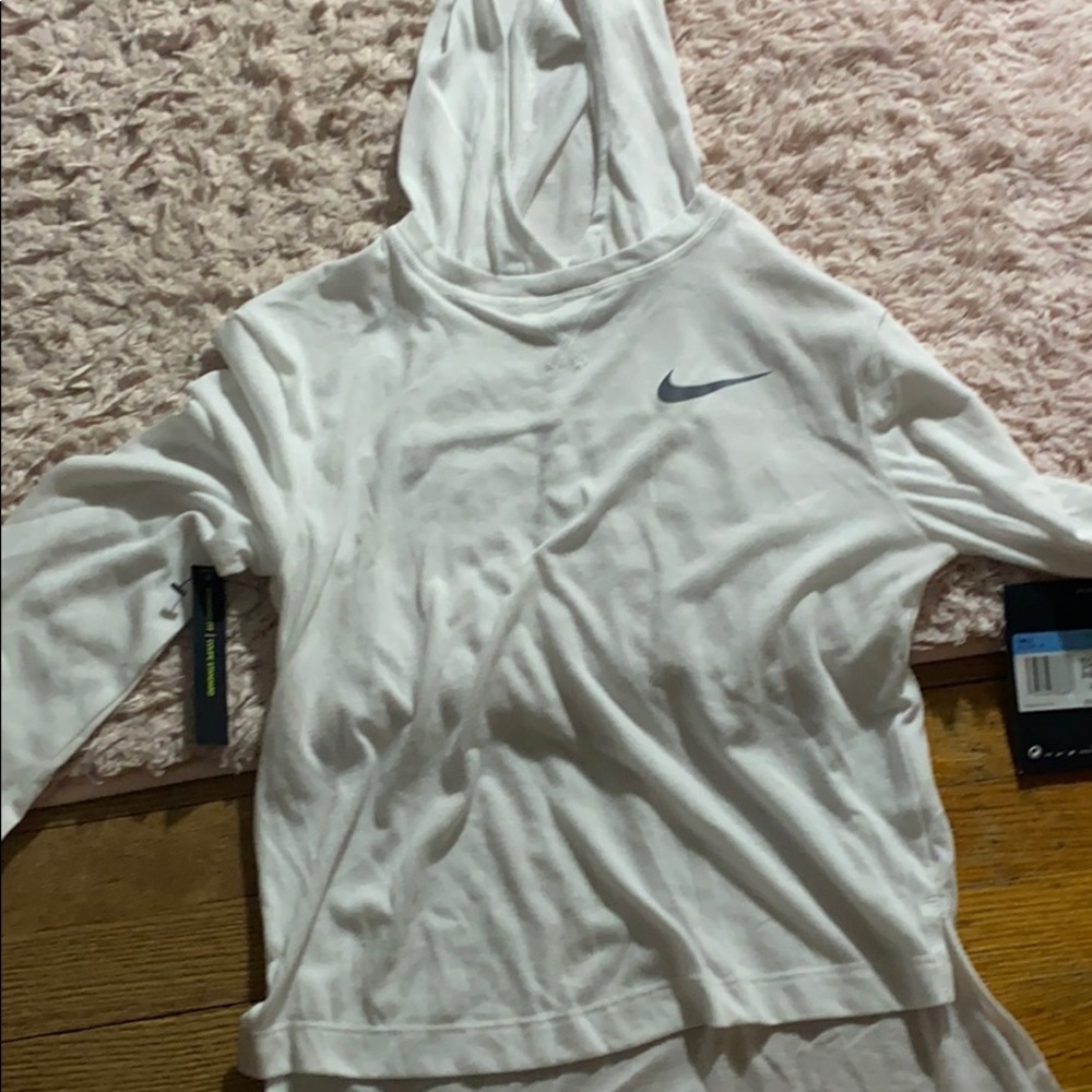 Girls Nike’s shirt